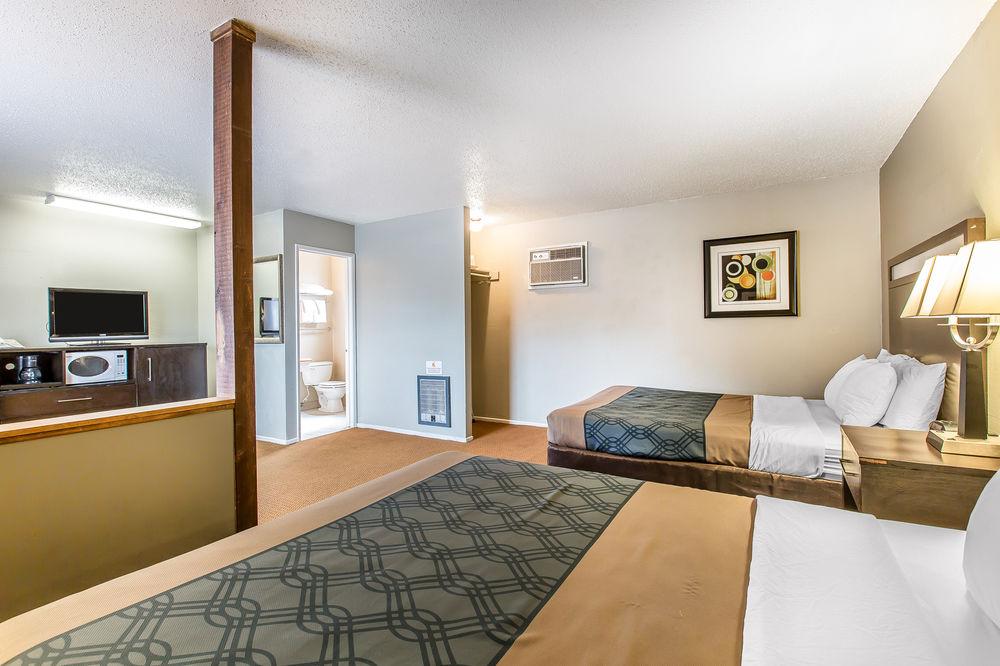 Econo Lodge Inn & Suites Вайріка Екстер'єр фото