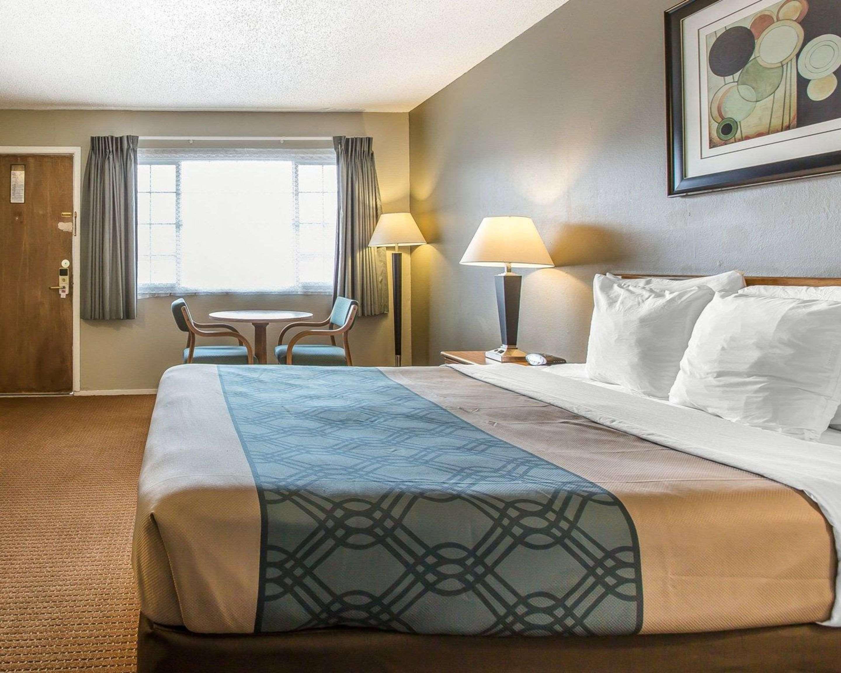 Econo Lodge Inn & Suites Вайріка Екстер'єр фото