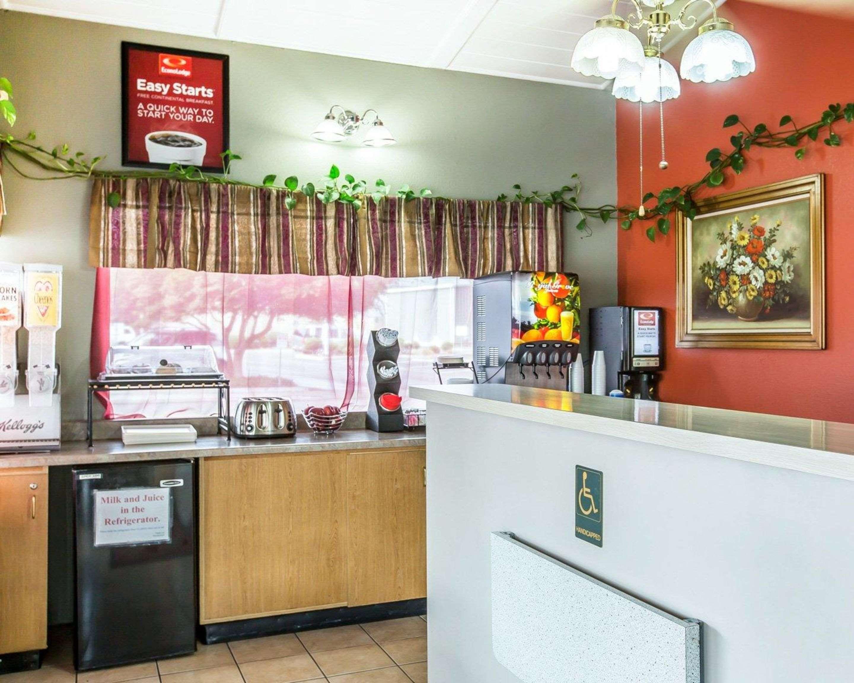 Econo Lodge Inn & Suites Вайріка Екстер'єр фото