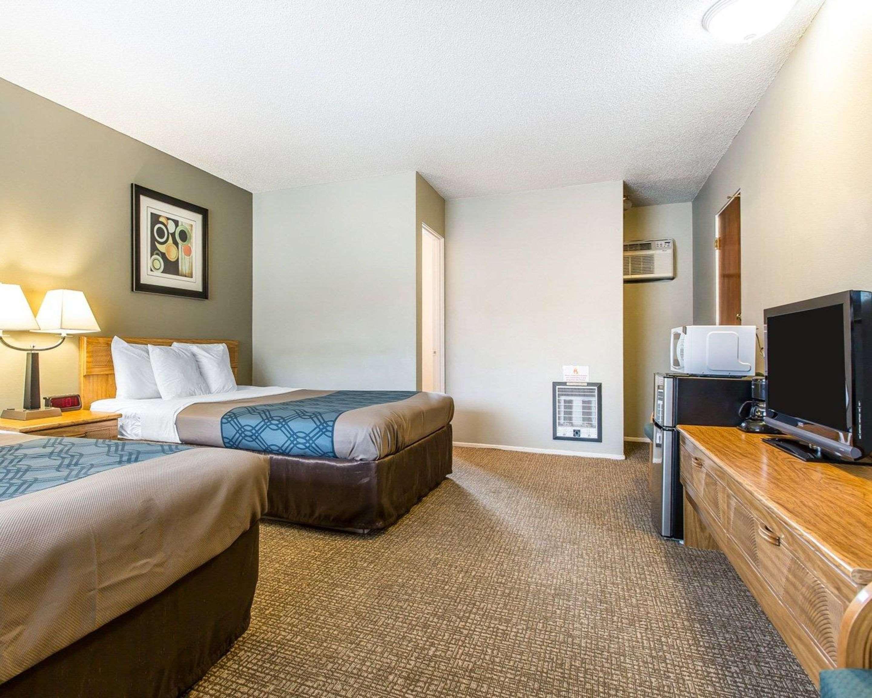 Econo Lodge Inn & Suites Вайріка Екстер'єр фото