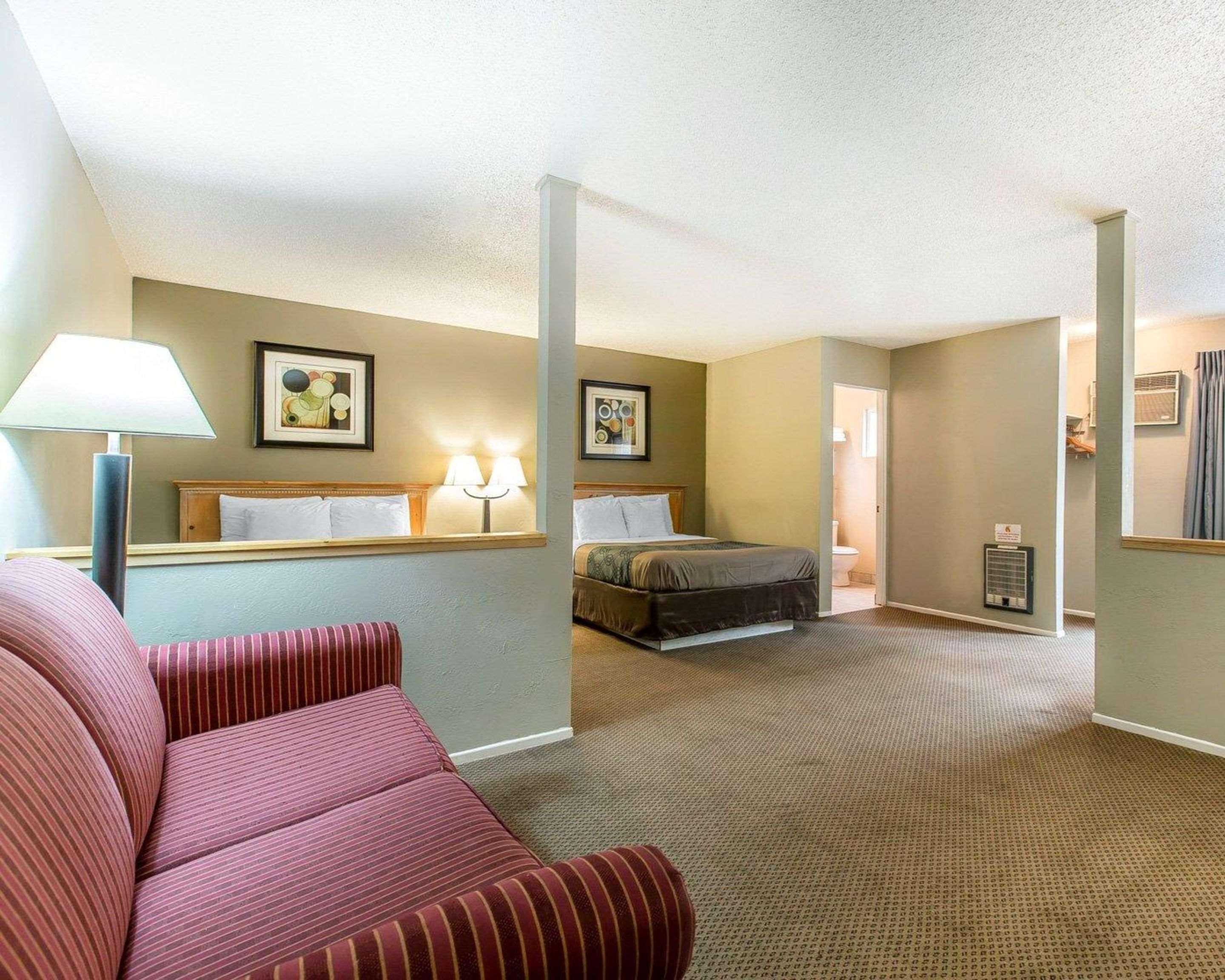 Econo Lodge Inn & Suites Вайріка Екстер'єр фото