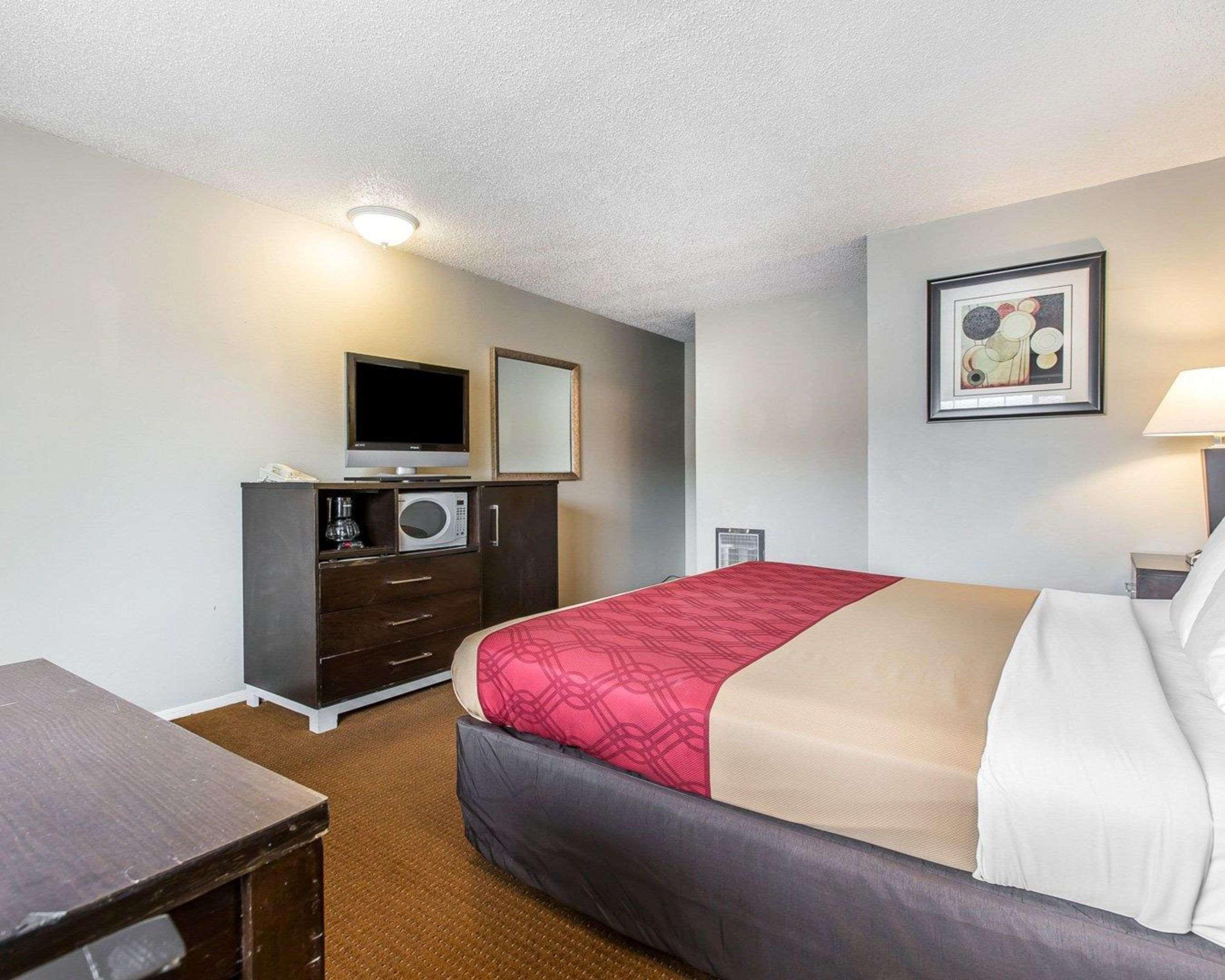 Econo Lodge Inn & Suites Вайріка Екстер'єр фото