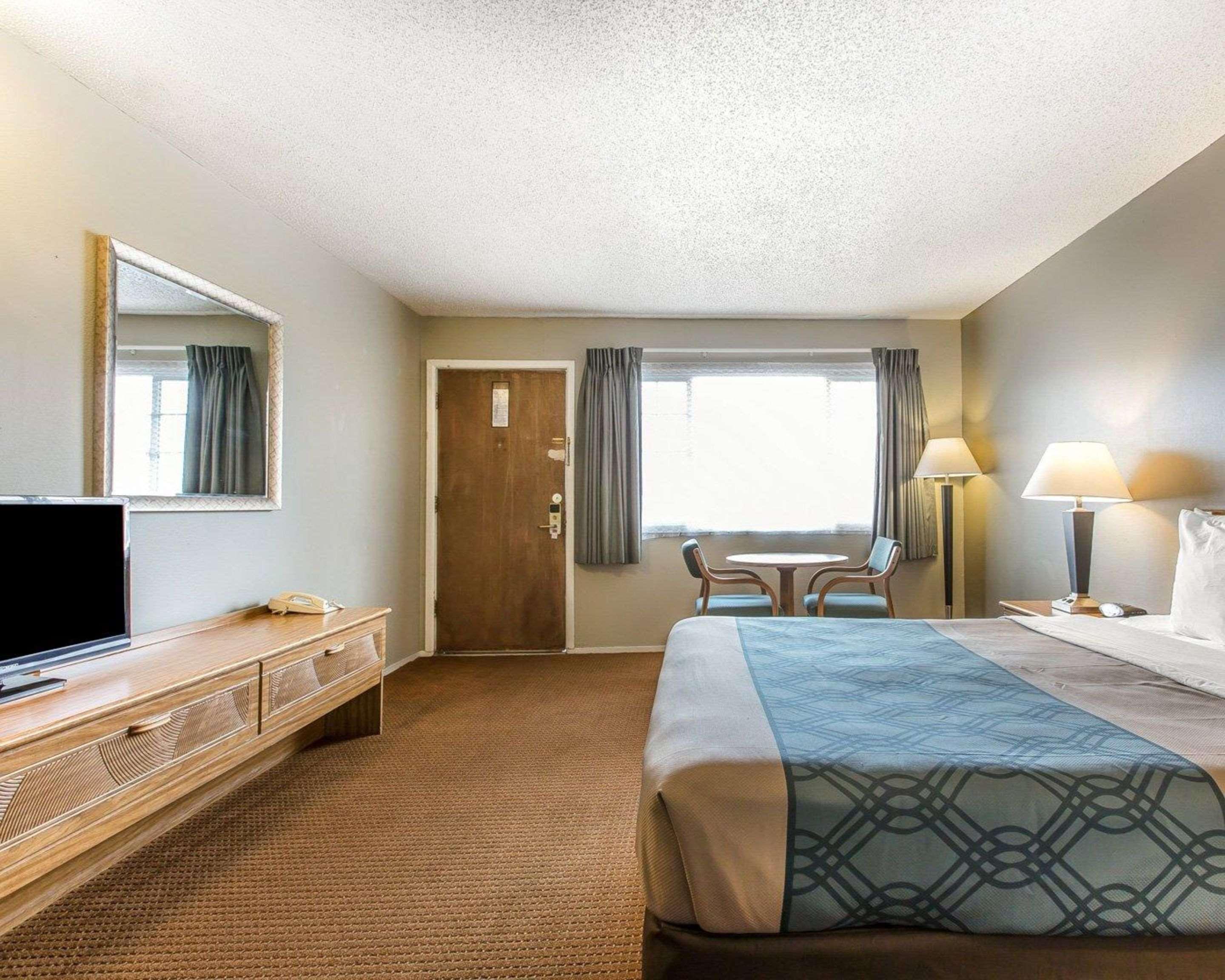 Econo Lodge Inn & Suites Вайріка Екстер'єр фото