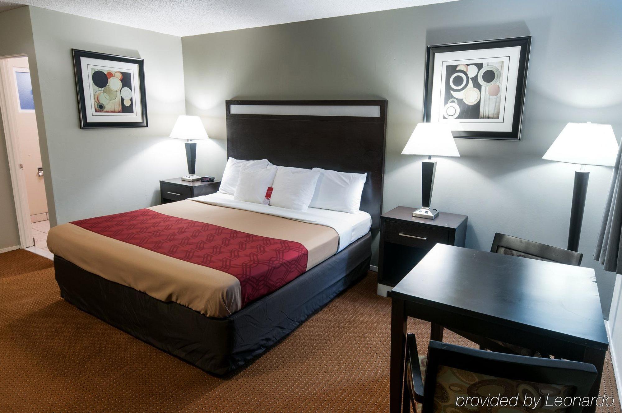 Econo Lodge Inn & Suites Вайріка Екстер'єр фото