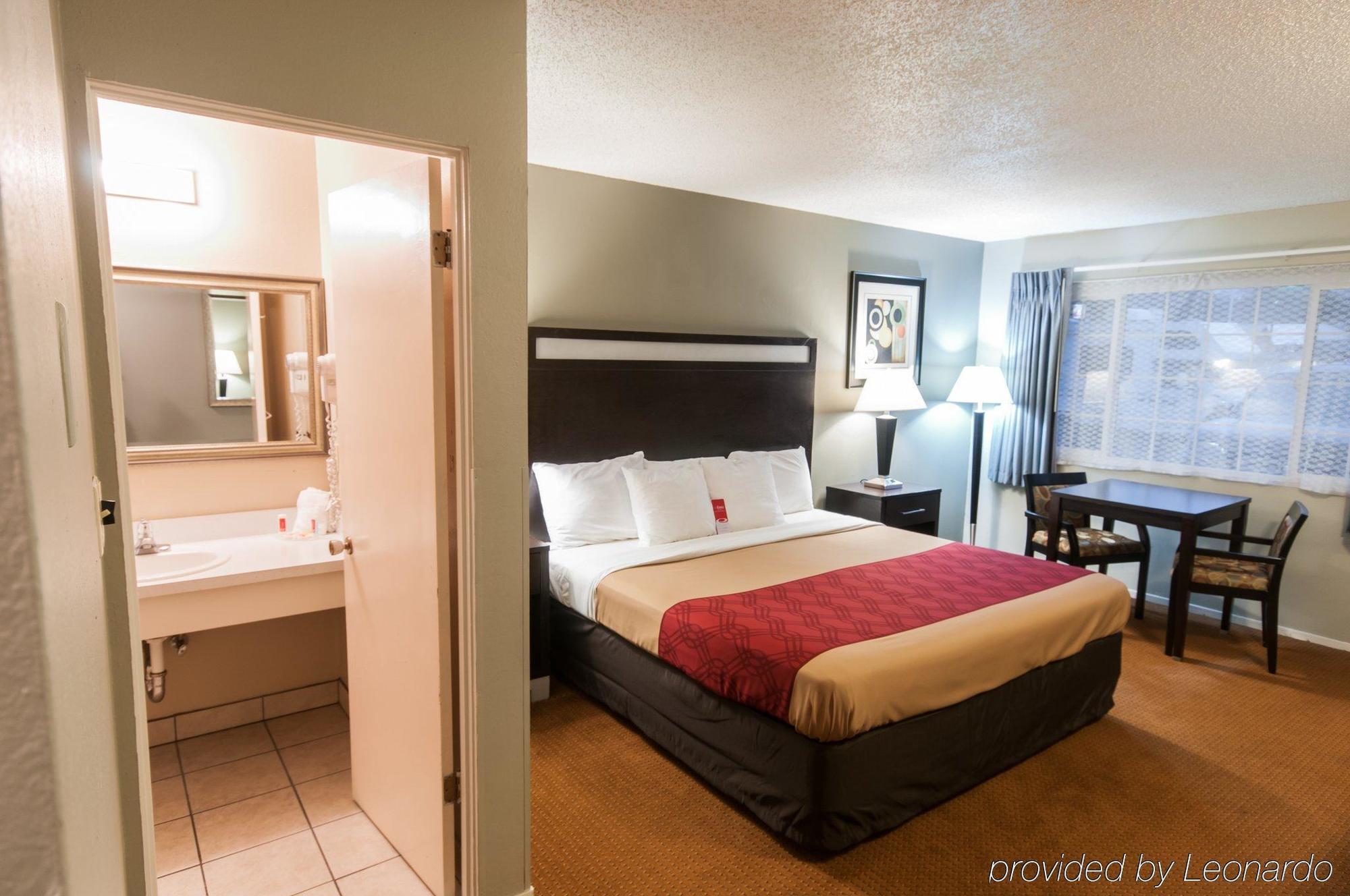 Econo Lodge Inn & Suites Вайріка Екстер'єр фото
